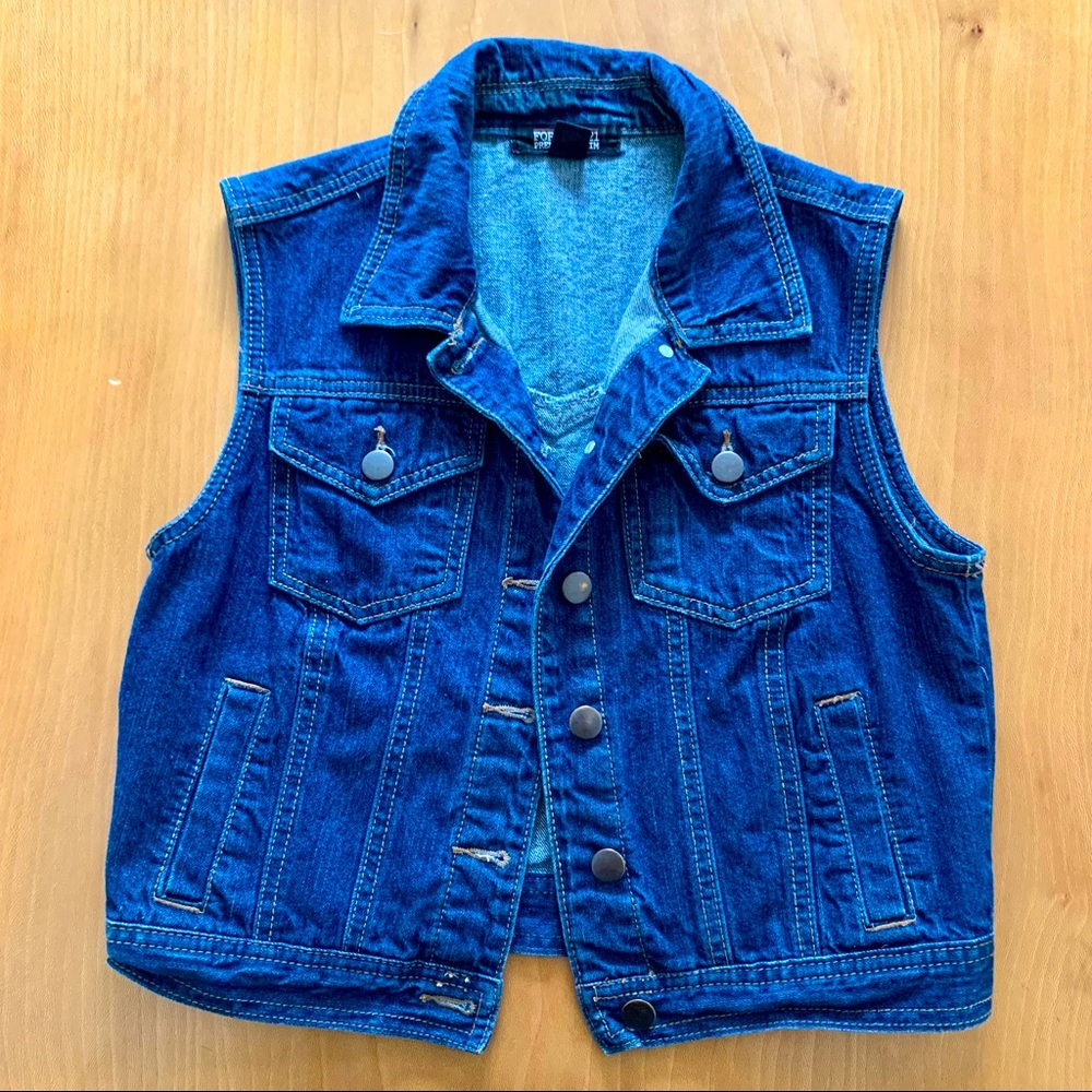 ✨ Forever 21 Denim Vest - M